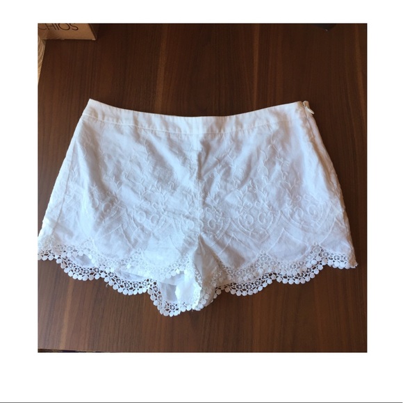Forever 21 Pants - FOREVER 21 WHITE SHORTS